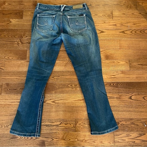 🛍️3/$30 7FAM (7 For All Mankind) women’s flared  jeans in size 8 - Picture 3 of 16